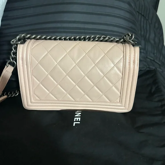 Grained Calfskin Quilted Small Boy Flapped Dusty Pink Chanel. - Picture 6 of 13